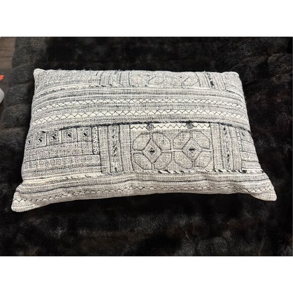 Bloomingville Jiyar Cushion, Black, Cotton lumbar abstract pillow - Picture 1 of 5